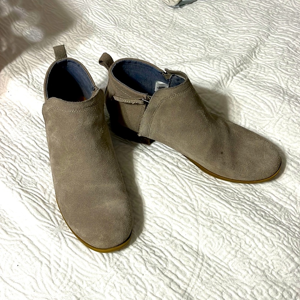Womens TOMs booties size 9